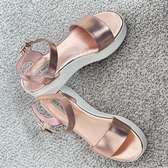 Steve Madden “ delight” Metallic Rose Women's Sandals 7 - Picture 3 of 11
